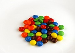 200 kalori  M&M 